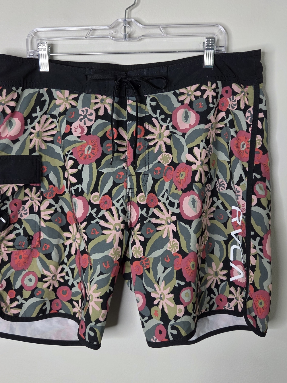 RVCA Men’s Eastern 4-Way Stretch Boardshorts